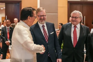 PM Fiala promotes Czech aviation and defense interests in Philippines