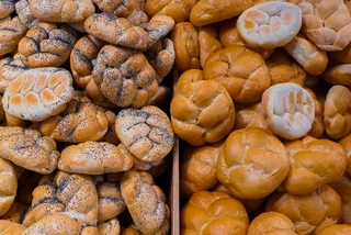 Fresh Czech houska buns, with or without poppyseeds. Photo: iStock / Anna Chaplygina